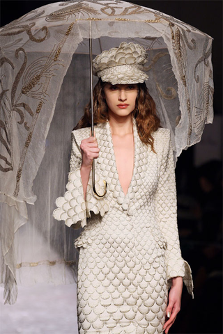 Illustration for article titled Fashion Show